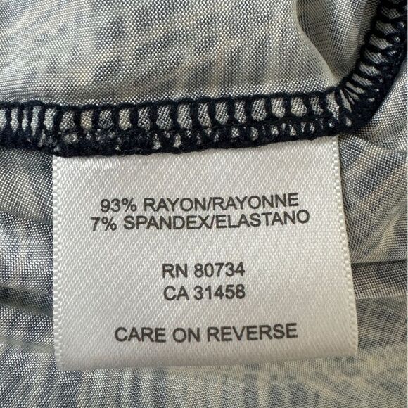 BCBGMaxAzria Feather Print Slinky Knit Short Sleeve V-Neck Dress XS - Picture 3 of 9